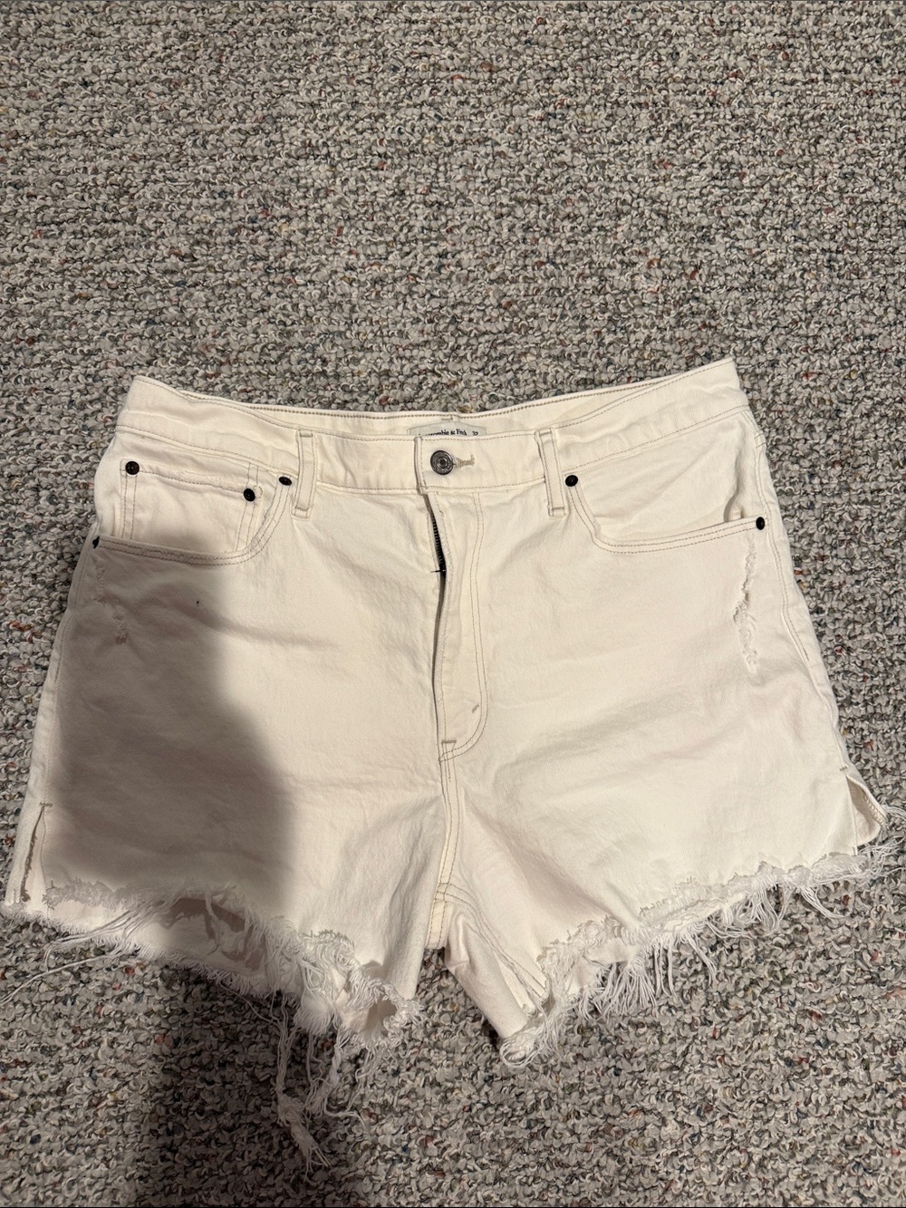 Classic white cutoff denim short, Abercrombie & Fitch 4 in mom short high rise